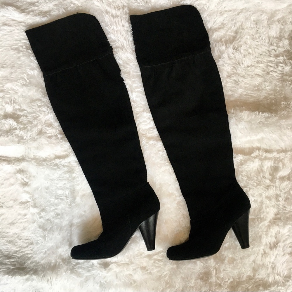 Restricted thigh-high black suede leather boots